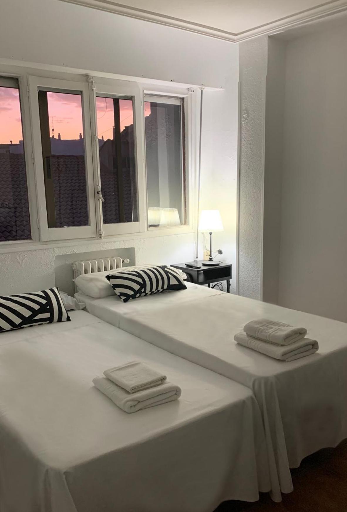 Hotel Y Restaurante Puerta De Aranda Аранда-де-Дуеро Екстер'єр фото